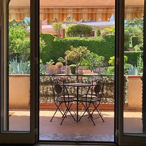 https://la-casa-di-marilena.taorminaitalyhotels.com